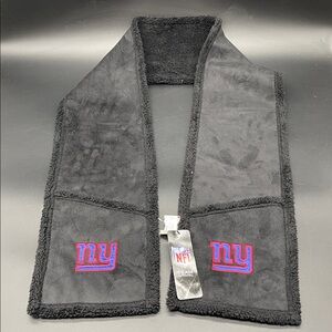 NWT NY Giants Scarf Fleece Faux Fur with Branded Pockets